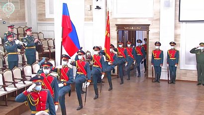 Боевое знамя Кёнигсбергского полка передали Новосибирской области на вечное хранение