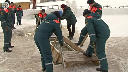 Крещенские купели откроются в полночь. Где окунуться без риска для жизни и здоровья?