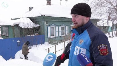 "Снежный десант" борется с сугробами в Дзержинском районе