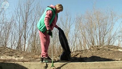 Новосибирцы взялись за уборку, не дожидаясь субботника