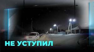 Полицейский не уступил дорогу, несмотря на соответствующий знак