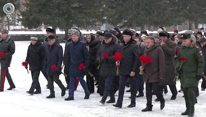 В Новосибирске почтили память Неизвестного Солдата