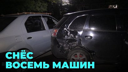 Рекорд по уничтожению чужих автомобилей: кадры ДТП