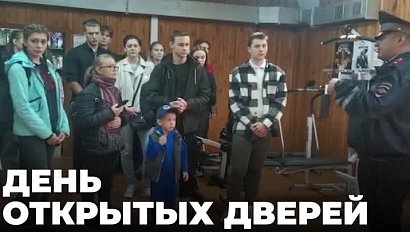 День открытых дверей в полку ДПС прошёл в Новосибирске