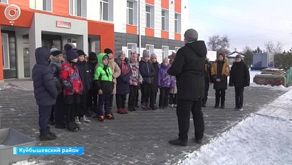 Какие советы дают спасатели любителям зимней рыбалки и прогулок по тонкому льду?