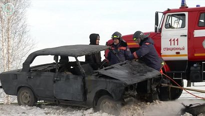 Спасли человека из горящего автомобиля