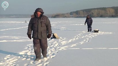 Спасатели предупреждают об опасности выхода на лёд. Где лучше всего закинуть удочки?