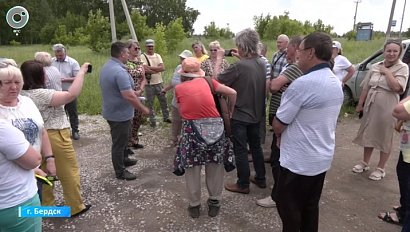 Бердские дачники возмутились состоянием дороги к нескольким садовым товариществам вблизи города