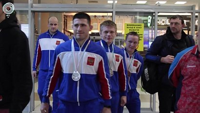 Военнослужащих-чемпионов торжественно встретили в Новосибирске