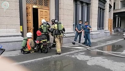 Масштабные пожарно-тактические учения МЧС провели в Театре оперы и балета в Новосибирске