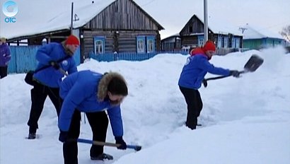 Одиночество и старость - не приговор! В регионе стартовала патриотическая акция "Снежный десант"