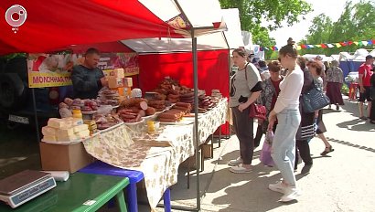 Двухсотлетние традиции в современном прочтении. Что покупают на крупнейшей ярмарке в НСО?