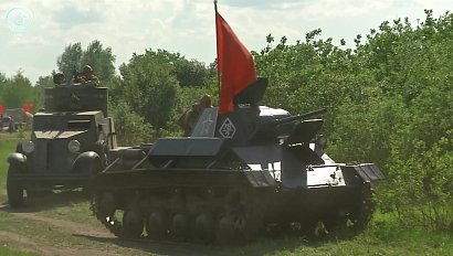 "Сибирский огонь" вернулся в очный формат. Что увидели зрители на фестивале реконструкций?