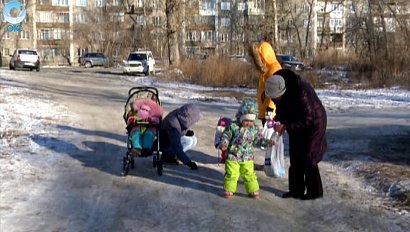 Жильцы дома в Октябрьском районе уже два года живут без детской площадки