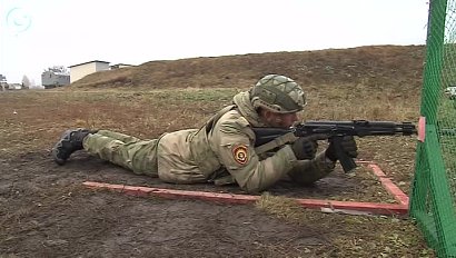 В Новосибирской области стартовал чемпионат по практической стрельбе. Какие испытания ждут участников?